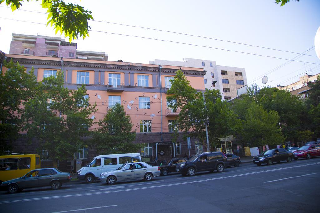 City Centre Apartments By Picnic Jereván Kültér fotó